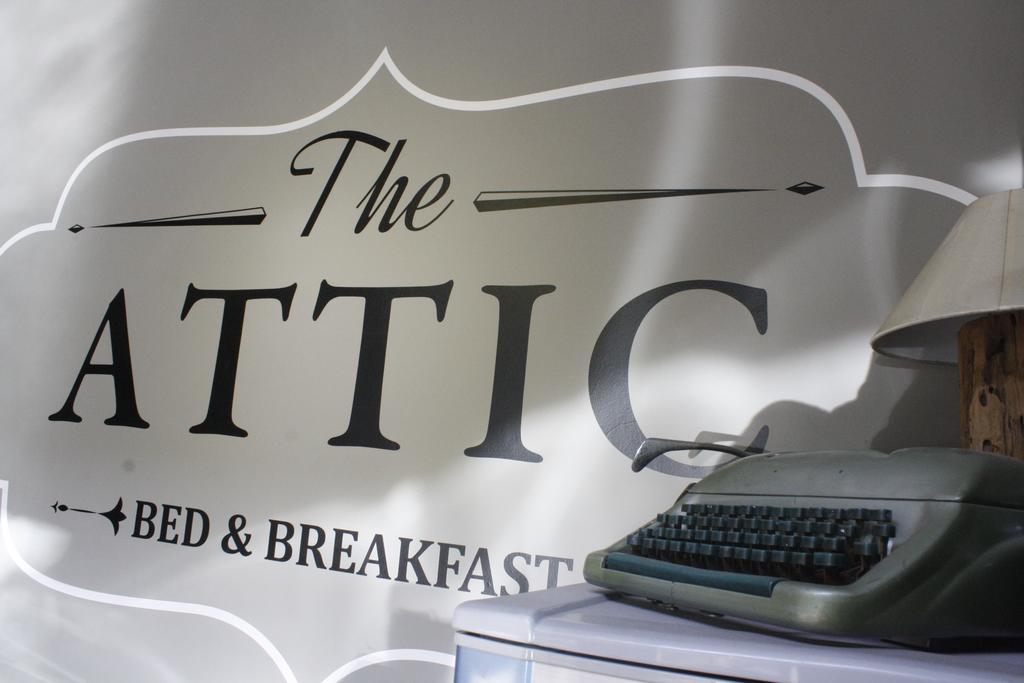 The Attic Bed & Breakfast Bandung Exterior foto